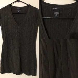 COPY - New York and company small pullover sweate…